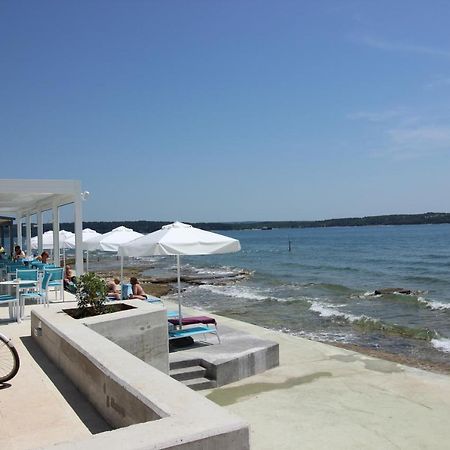 Appartamento Dea, 180 M From The Beach Novigrad Istria Esterno foto