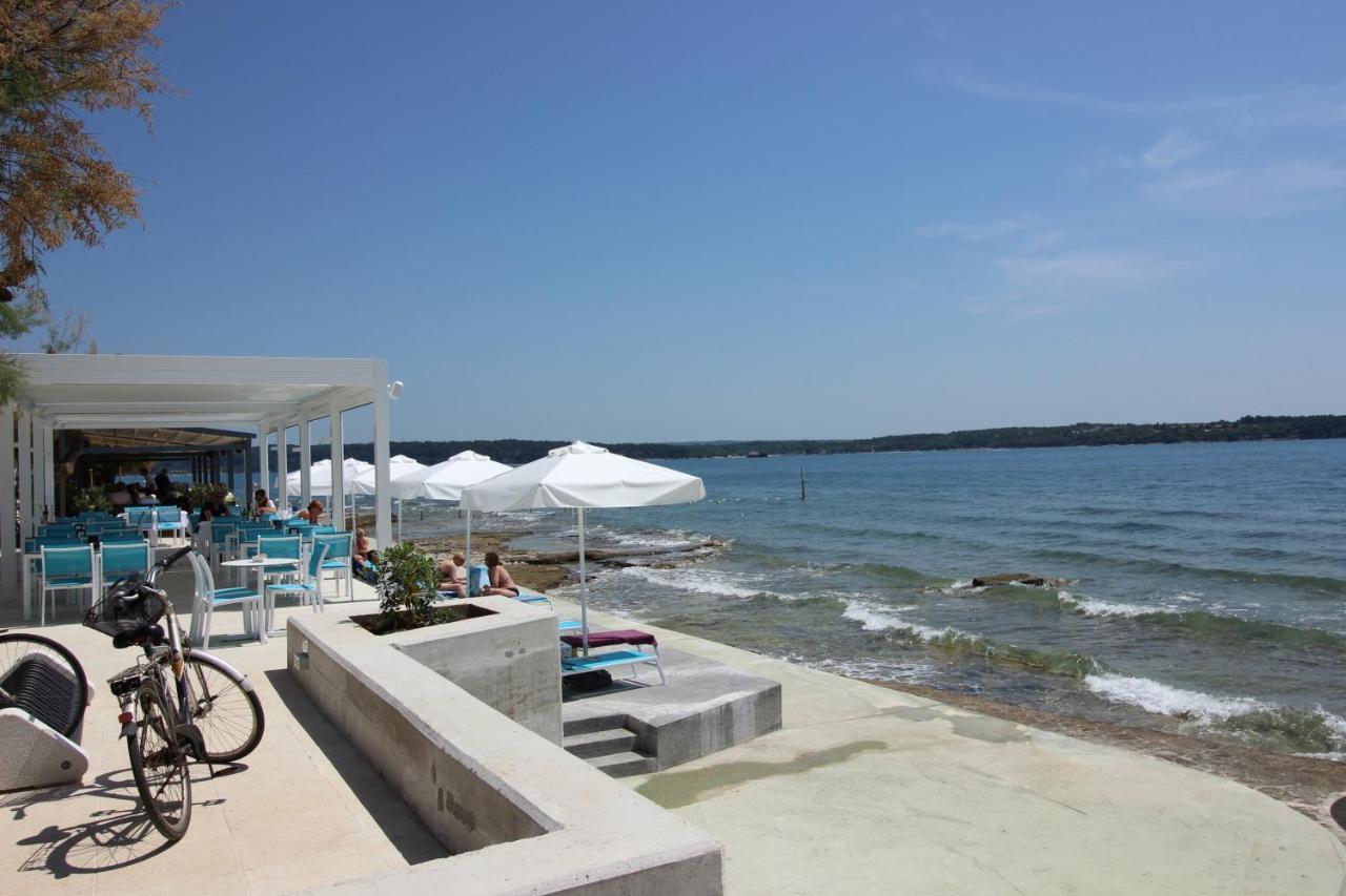 Appartamento Dea, 180 M From The Beach Novigrad Istria Esterno foto