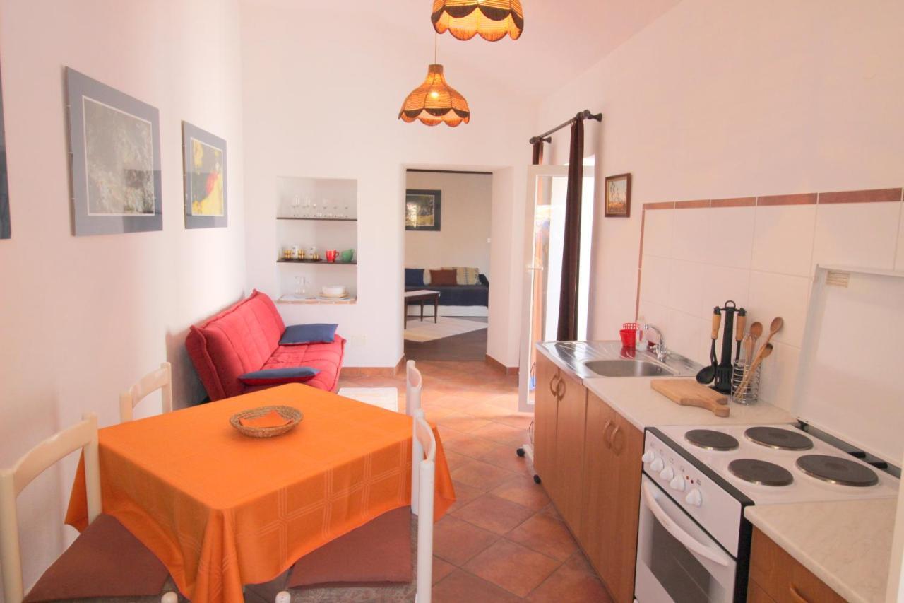 Appartamento Dea, 180 M From The Beach Novigrad Istria Esterno foto